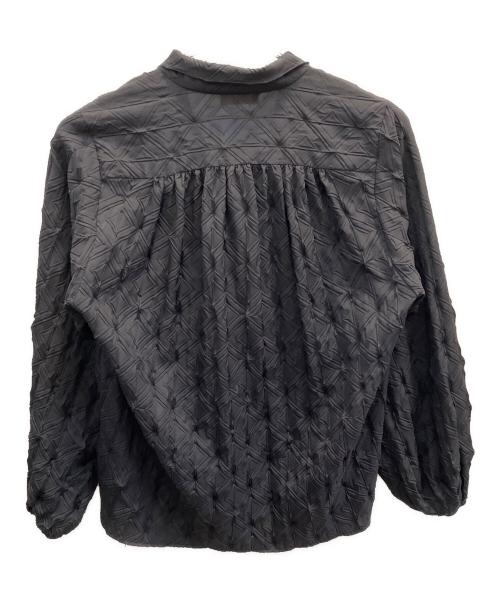 BALLSEY（ボールジィ）BALLSEY (ボールジィ) キカエンボスステッチ ボウタイブラウス ブラック サイズ:36 未使用品の古着・服飾アイテム