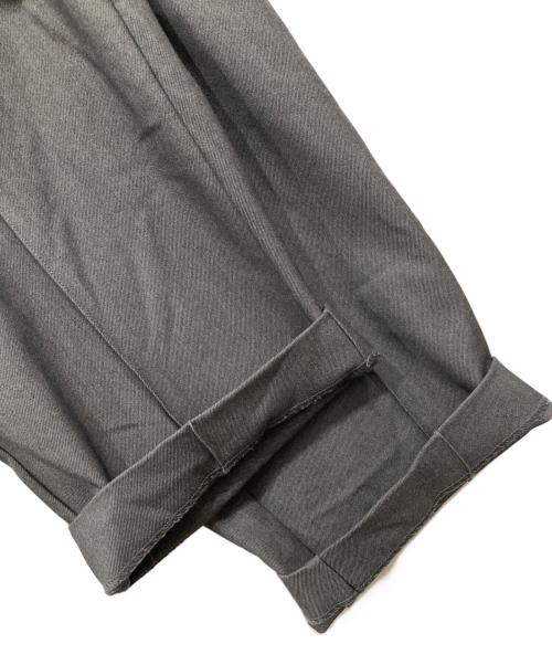 AKTE（アクテ）AKTE (アクテ) ストラップワイドパンツ グレー サイズ:1の古着・服飾アイテム