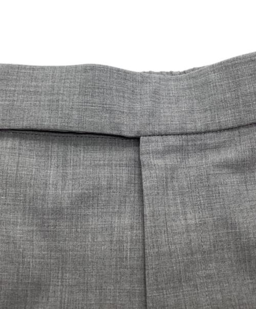 LE PHIL（ル フィル）LE PHIL (ル フィル) サイドラインパンツ グレー 未使用品の古着・服飾アイテム