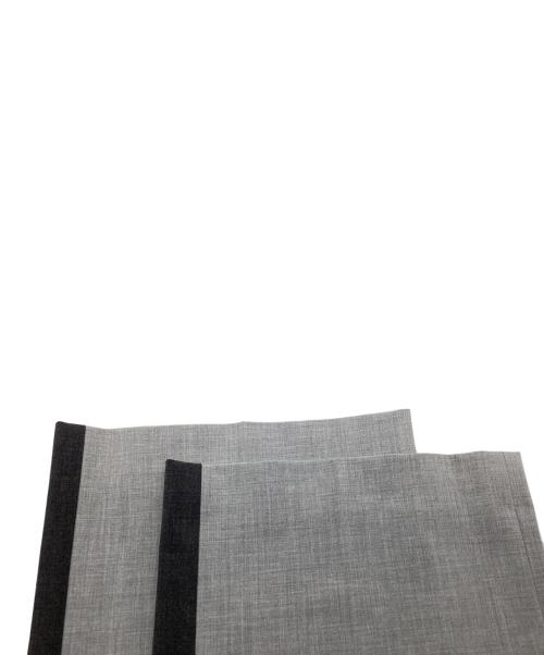 LE PHIL（ル フィル）LE PHIL (ル フィル) サイドラインパンツ グレー 未使用品の古着・服飾アイテム