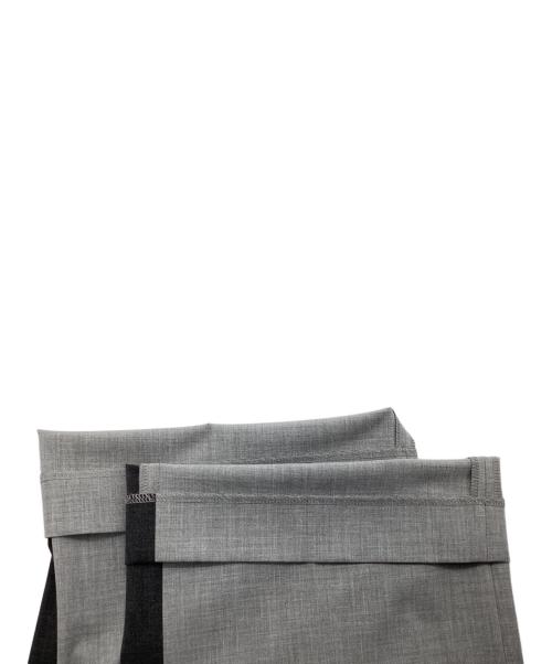 LE PHIL（ル フィル）LE PHIL (ル フィル) サイドラインパンツ グレー 未使用品の古着・服飾アイテム