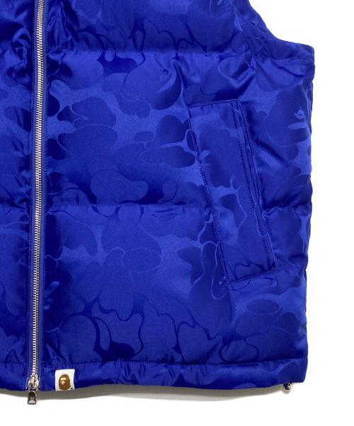 A BATHING APE（ア ベイシング エイプ）A BATHING APE (アベイシングエイプ) TONAL SOLID CAMO PUFFER DOWN VEST ブルー サイズ:Mの古着・服飾アイテム