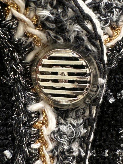 CHANEL（シャネル）CHANEL (シャネル) ノーカラーファンタジーツイードジャケット ブラック サイズ:36の古着・服飾アイテム