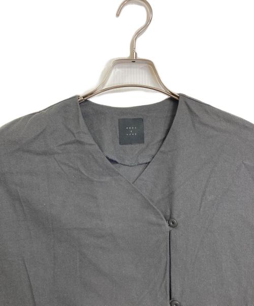 オオカミとフクロウ（オオカミトフクロウ）オオカミとフクロウ (オオカミトフクロウ) フクロウとヴィスカの箒星　ワンピース　長袖ワンピース　日本製 グレー サイズ:実寸参照の古着・服飾アイテム