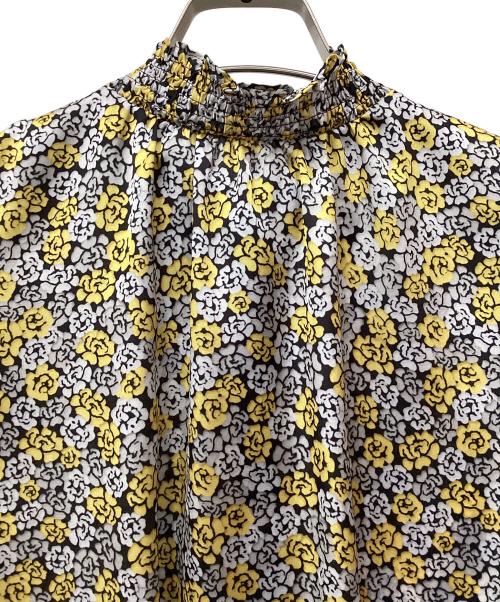 allureville（アルアバイル）allureville (アルアバイル) プチフルールプリントブラウス イエロー サイズ:2 未使用品の古着・服飾アイテム
