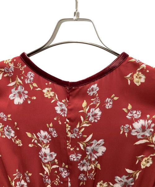 Mystrada（マイストラーダ）Mystrada (マイストラーダ) エアリーサテンワンピース レッド サイズ:SIZE 38 未使用品の古着・服飾アイテム