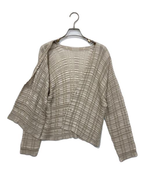 ISSEY MIYAKE（イッセイミヤケ）ISSEY MIYAKE (イッセイミヤケ) プリーツ加工カーディガン ベージュ サイズ:2の古着・服飾アイテム