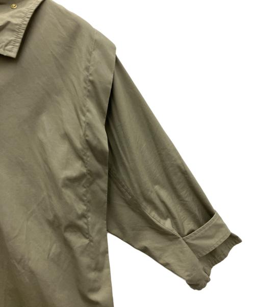 FRAY ID（フレイ アイディー）FRAY ID (フレイ アイディー) フーディータックロングコート カーキの古着・服飾アイテム