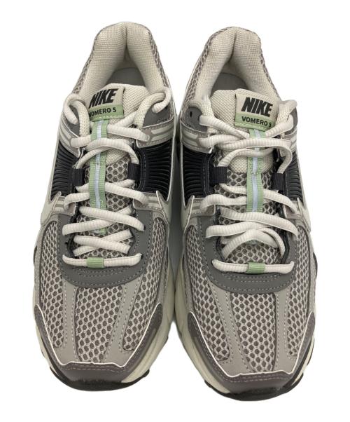 NIKE（ナイキ）NIKE (ナイキ) W ZOOM VOMERO 5 グレー サイズ:23.5の古着・服飾アイテム