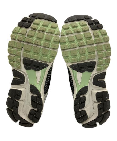 NIKE（ナイキ）NIKE (ナイキ) W ZOOM VOMERO 5 グレー サイズ:23.5の古着・服飾アイテム