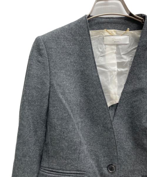 Decade BEIGE（ディケイドベイジ）DECADE BEIGE (ディケイドベイジ) CORBYノーカラージャケット グレー サイズ:30の古着・服飾アイテム