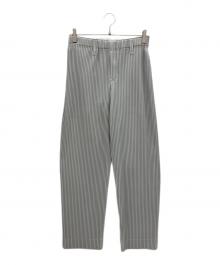 HOMME PLISSE ISSEY MIYAKE（オム プリッセ イッセイ ミヤケ）の古着「BASICS プリーツパンツ」｜グレー