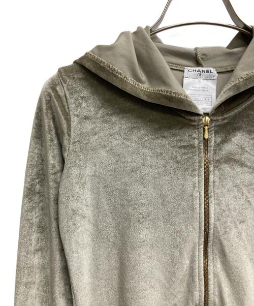 CHANEL（シャネル）CHANEL (シャネル) ベロアジップパーカー カーキ サイズ:36の古着・服飾アイテム