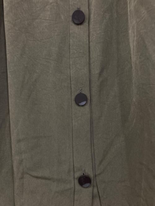 AKIRA NAKA（アキラナカ）AKIRA NAKA (アキラナカ) Susanita shirring shirt dress KH カーキ サイズ:1の古着・服飾アイテム