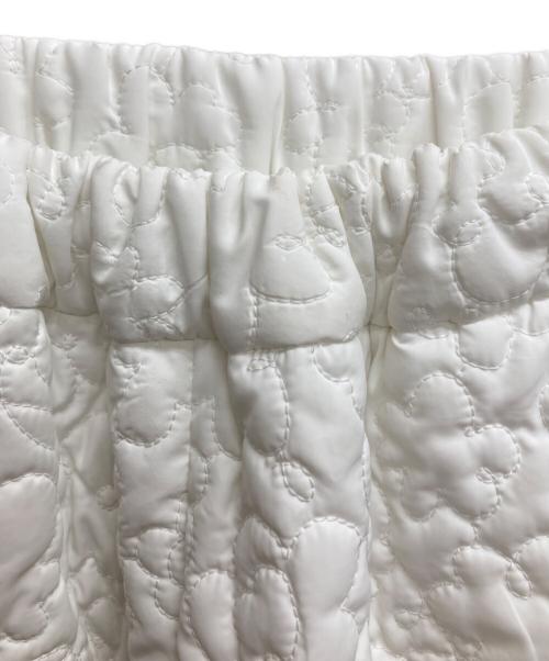 rosy monster（ロージーモンスター）rosy monster (ロージーモンスター) フラワーキルティングパンツ ホワイト サイズ:Mの古着・服飾アイテム