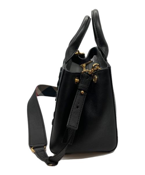 BLUE LABEL CRESTBRIDGE（ブルーレーベルクレストブリッジ）BLUE LABEL CRESTBRIDGE (ブルーレーベルクレストブリッジ) フラワーモチーフ2WAYバッグ ブラックの古着・服飾アイテム