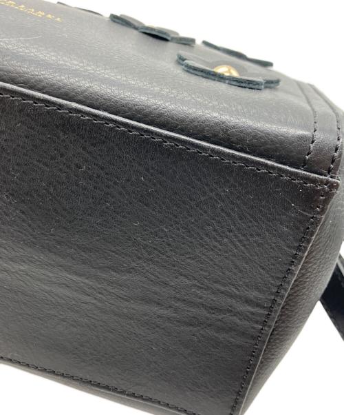 BLUE LABEL CRESTBRIDGE（ブルーレーベルクレストブリッジ）BLUE LABEL CRESTBRIDGE (ブルーレーベルクレストブリッジ) フラワーモチーフ2WAYバッグ ブラックの古着・服飾アイテム