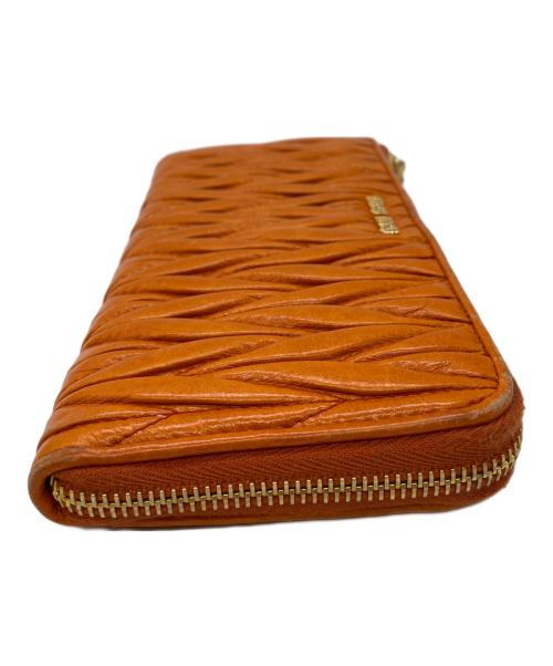 MIU MIU（ミュウミュウ）MIU MIU (ミュウミュウ) マテラッセL字ファスナー長財布 オレンジの古着・服飾アイテム
