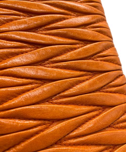 MIU MIU（ミュウミュウ）MIU MIU (ミュウミュウ) マテラッセL字ファスナー長財布 オレンジの古着・服飾アイテム