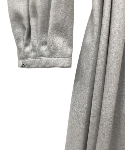 ANAYI（アナイ）ANAYI (アナイ) ソフトアムンゼンタックフレアーワンピース グレー サイズ:38の古着・服飾アイテム