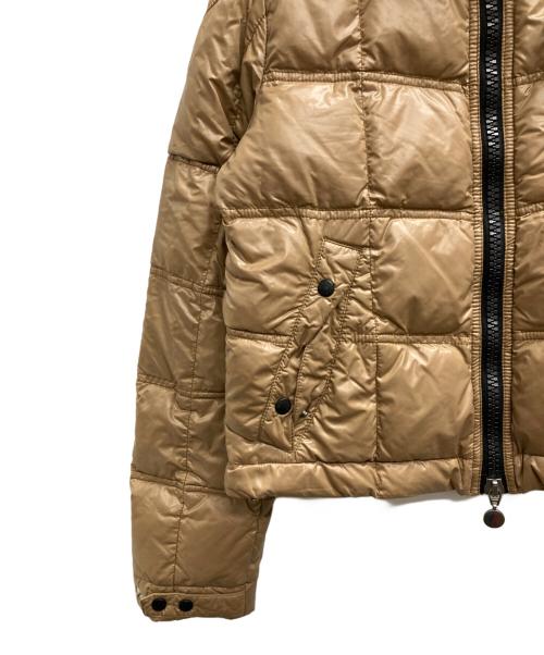 MONCLER（モンクレール）MONCLER (モンクレール) ダウンジャケット ベージュの古着・服飾アイテム