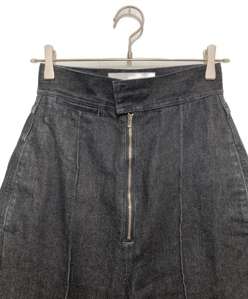 LIVINGTONE（リヴィントーン）livingtone (リヴィントーン) Turn up flare cropped ブラック サイズ:Sの古着・服飾アイテム