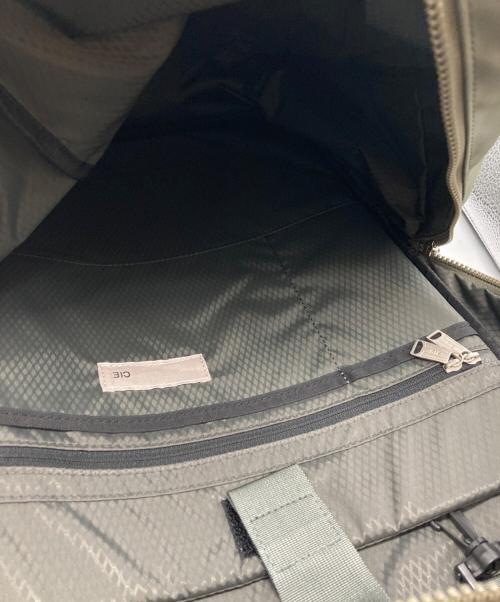 CIE（シー）CIE (シー) GRID3 BACKPACK-04 カーキの古着・服飾アイテム
