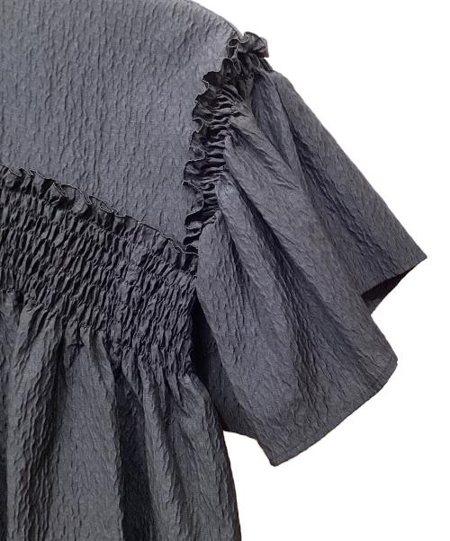 UNITED ARROWS（ユナイテッドアローズ）UNITED ARROWS (ユナイテッドアローズ) エアリージャカード シャーリング フレアスリーブ ブラウス ネイビー サイズ:Freeの古着・服飾アイテム