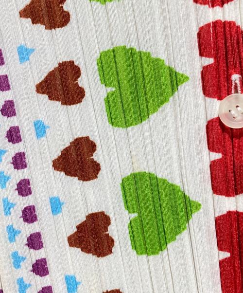 PLEATS PLEASE（プリーツプリーズ）PLEATS PLEASE (プリーツプリーズ) ハート柄半袖プリーツシャツ ホワイト サイズ:3の古着・服飾アイテム