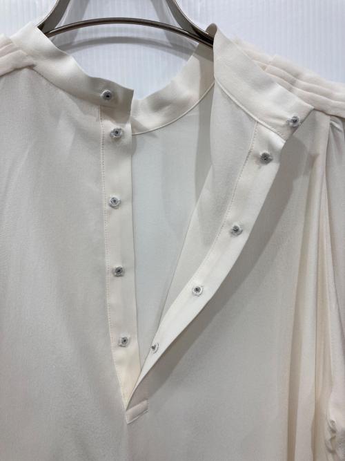 Col Pierrot（コルピエロ）Col Pierrot (コルピエロ) ギャザーショルダーシルクブラウス ベージュ サイズ:38の古着・服飾アイテム