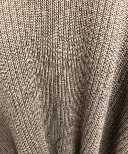 HYKE（ハイク）HYKE (ハイク) COMMAND SWEATER PONCHO カーキ サイズ:記載なしの古着・服飾アイテム