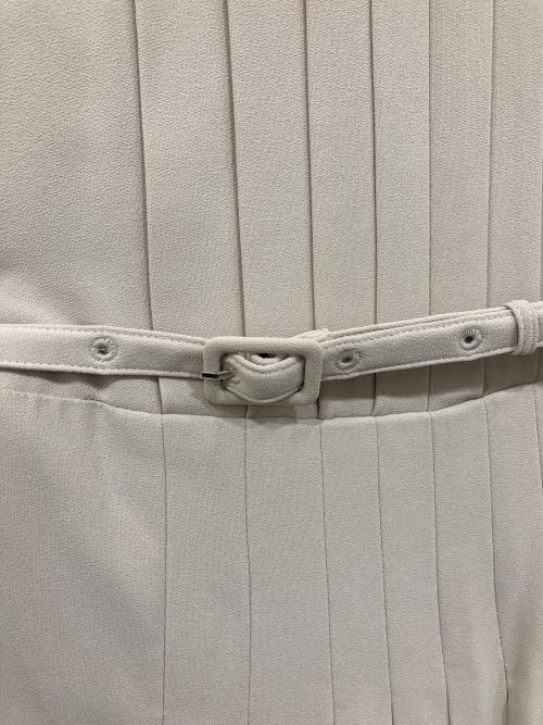 CELFORD（セルフォード）CELFORD (セルフォード) バックサテンタックプリーツワンピース ベージュ サイズ:38 未使用品の古着・服飾アイテム