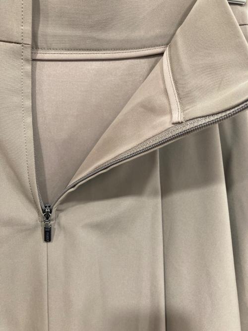 FOXEY NEWYORK（フォクシーニューヨーク）FOXEY NEWYORK (フォクシーニューヨーク) ウォータープルーフ フレアスカート ブラウン サイズ:38の古着・服飾アイテム