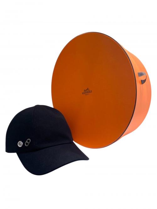 HERMES（エルメス）HERMES (エルメス) セレーナ シーシェル キャップ ブラック サイズ:57の古着・服飾アイテム
