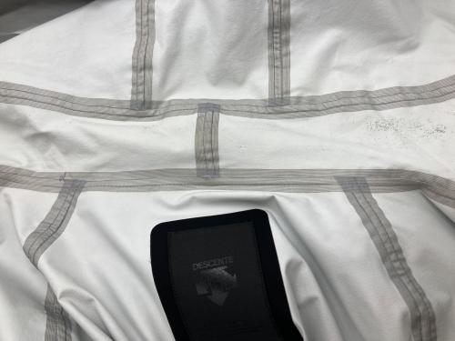 DESCENTE ALLTERRAIN（デザイント オルテライン）DESCENTE ALLTERRAIN (デザイント オルテライン) STREAMLINE ACTIVE SHELL JACKET / ストリームライン アクティブ シェルジャケット ブラック サイズ:Lの古着・服飾アイテム