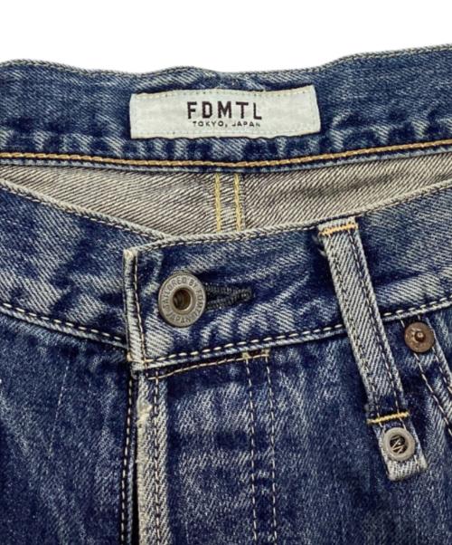 FDMTL（ファンダメンタル）FDMTL (ファンダメンタル) ダメージ加工刺し子パッチワークデニムパンツ インディゴ サイズ:W32の古着・服飾アイテム