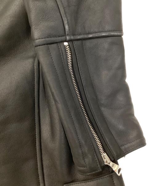 EMMETI（エンメティ）EMMETI (エンメティ) ムートンシングルライダースジャケット ブラック サイズ:44の古着・服飾アイテム