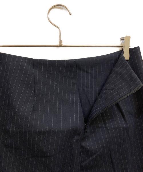 Uhr（ウーア）Uhr (ウーア) PINSTRIPE SLIT SKIRT ネイビー サイズ:36の古着・服飾アイテム