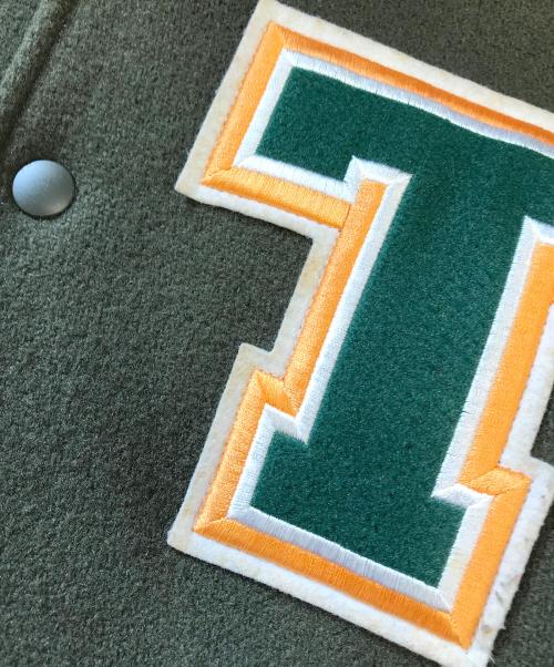 TMT（ティーエムティー）TMT (ティーエムティー) ウールスタジャン グリーン サイズ:Sの古着・服飾アイテム