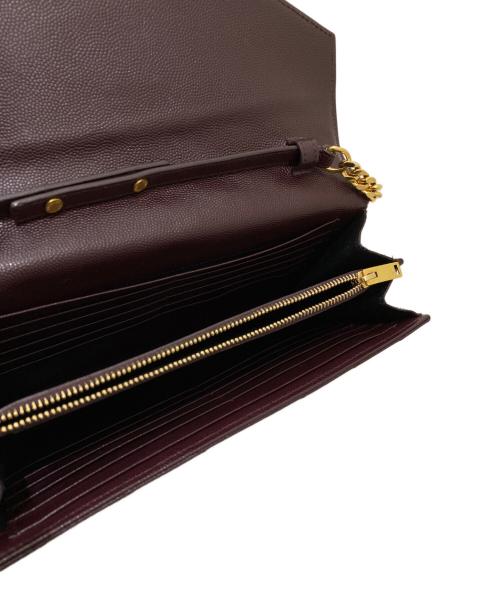 Saint Laurent Paris（サンローランパリ）Saint Laurent Paris (サンローランパリ) カサンドラ マトラッセ エンベロープ チェーンウォレット ボルドーの古着・服飾アイテム