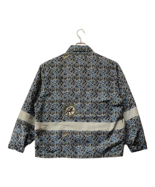 45R（フォーティファイブ・アール）45R (フォーティファイブ・アール) 葉山ものがたり ナイロンプリントの908コーチジャケット ブルー サイズ:3の古着・服飾アイテム