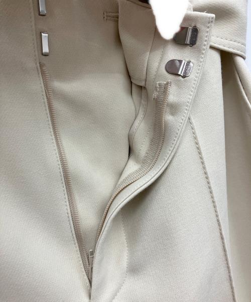 BEIGE（ベイジ）BEIGE (ベイジ) LAUREL/ワイドクロップドパンツ アイボリー サイズ:2の古着・服飾アイテム