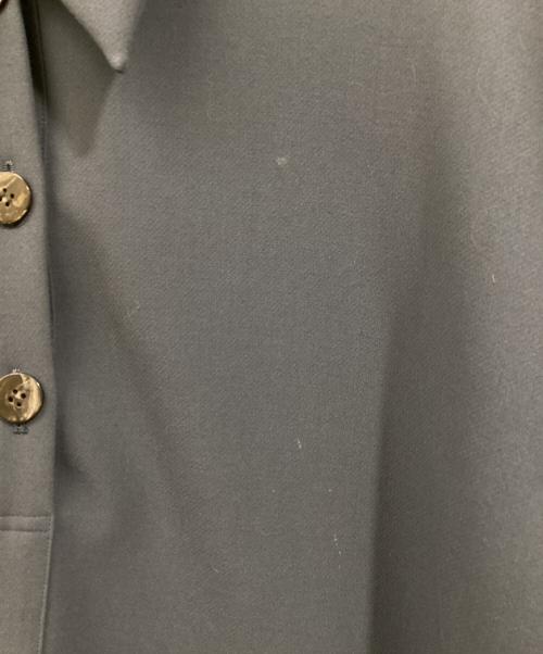 ENFOLD（エンフォルド）ENFOLD (エンフォルド) ダブルクロスカーブアームポロシャツ グレー サイズ:SIZE 38の古着・服飾アイテム