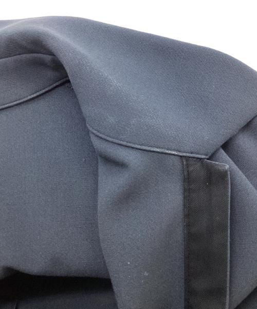 ENFOLD（エンフォルド）ENFOLD (エンフォルド) ダブルクロスカーブアームポロシャツ グレー サイズ:SIZE 38の古着・服飾アイテム