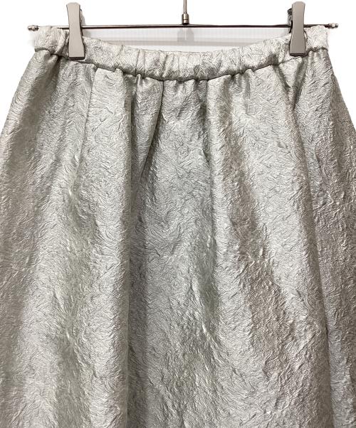 ebure（エブール）ebure (エブール) フラワージャカード イージーギャザーフレアスカート グレー サイズ:38の古着・服飾アイテム