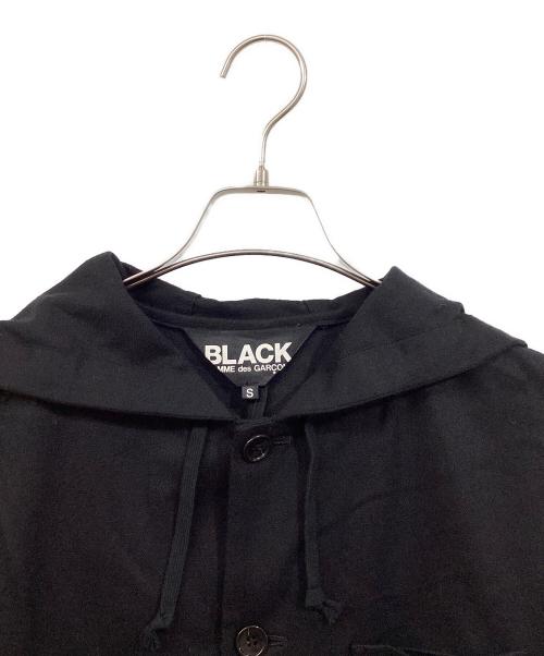 BLACK COMME des GARCONS（ブラックコムデギャルソン）BLACK COMME des GARCONS (ブラックコムデギャルソン) 背面ギャザー フード ジャケット ブラック サイズ:Sの古着・服飾アイテム