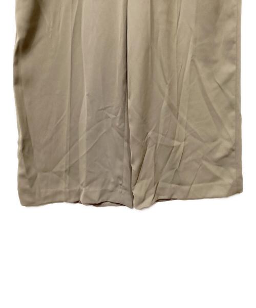 Adam et Rope（アダム エ ロペ）Adam et Rope (アダム エ ロペ) Vネックロンパース ベージュ サイズ:36の古着・服飾アイテム