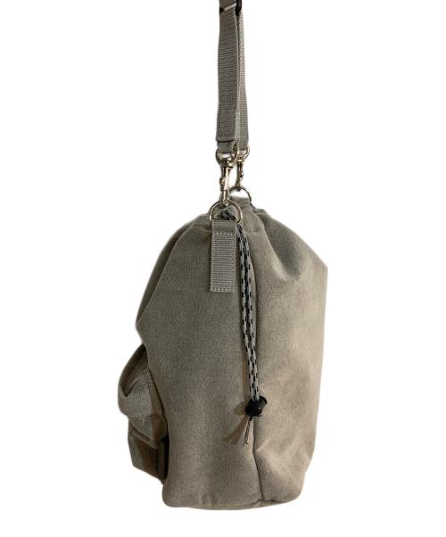 zattu（ザッツ）zattu (ザッツ) CHAVES マイクロスエードショルダーバッグ グレーの古着・服飾アイテム