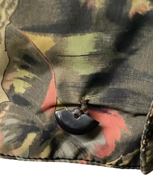 VALENTINO（ヴァレンティノ）VALENTINO (ヴァレンティノ) ロックスタッズ リバーシブルナイロンジャケット オリーブ サイズ:46の古着・服飾アイテム