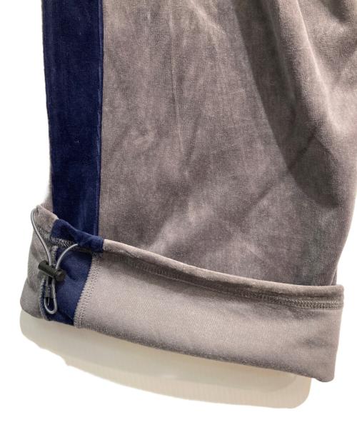 Off The Court by NBA（オフ・ザ・コート バイ NBA）Off The Court by NBA (オフ・ザ・コート バイ NBA) VELOUR TRACK PANTS グレー サイズ:Lの古着・服飾アイテム